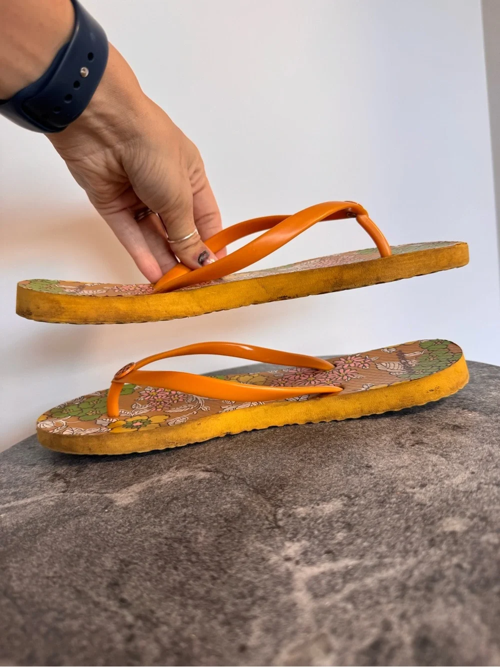 Tory Burch Yellow Floral Garden Flip Flops Logo 8